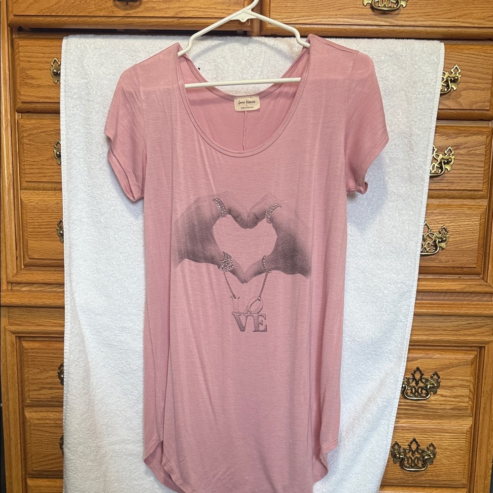 Free Kisses Pink Short Sleeve Tee